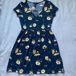 Forever 21 Floral Dress Size SMALL